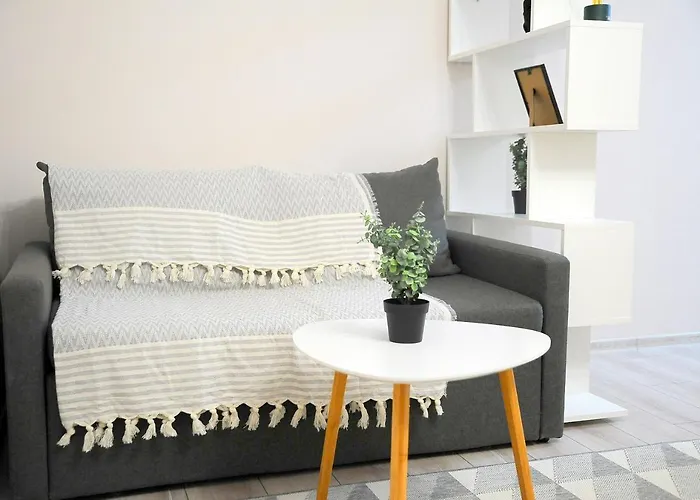 Boho Apartment Near Center!